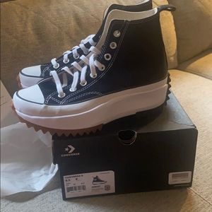 Converse run star hike. PRICE IS FIRM NO OFFERS!